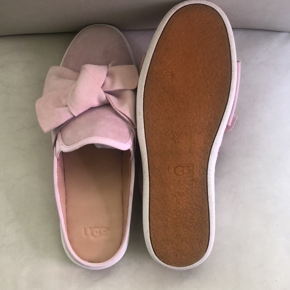 Luci Bow Pink Suede Ugg’s - Picture 3 of 4